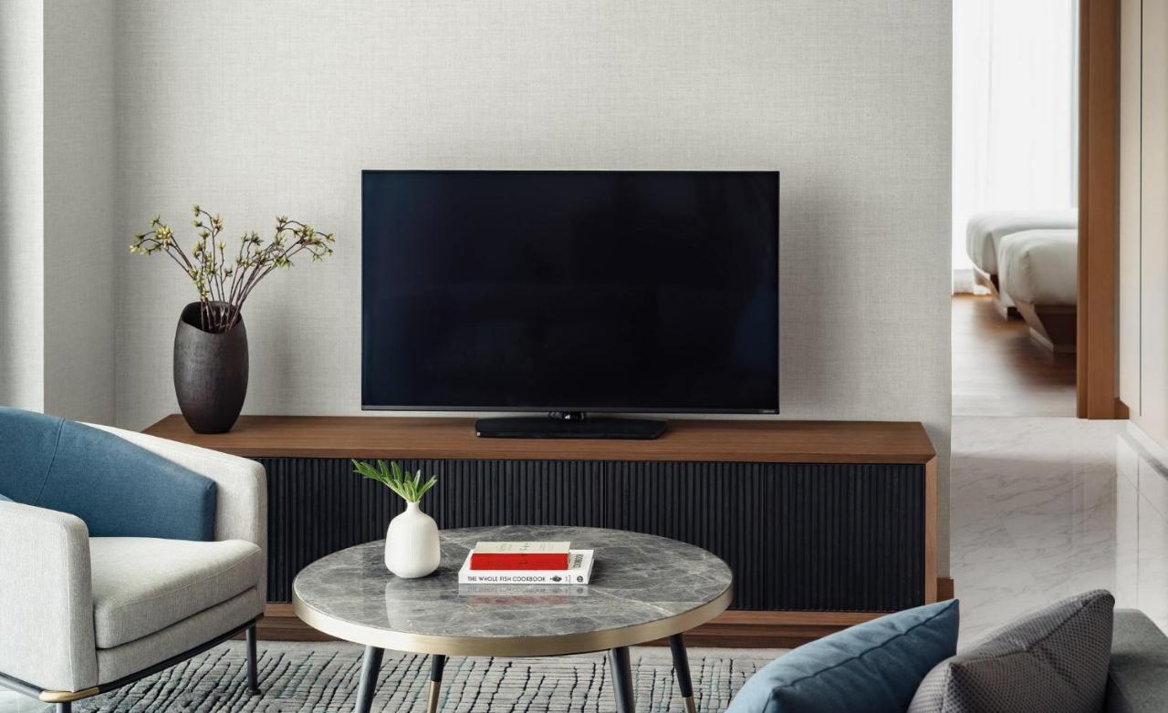 Kimpton Maa-Lai Bangkok By Ihg Hotel Eksteriør billede A television set